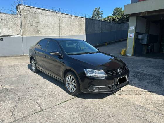 VOLKSWAGEN JETTA 2.0 COMFORTLINE FLEX 4P MANUAL